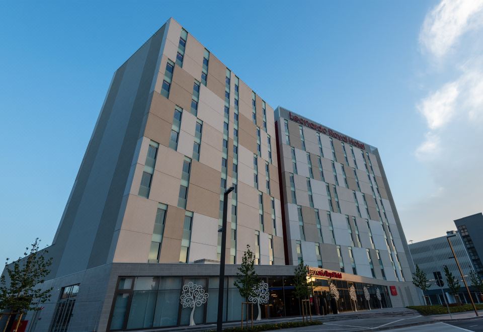 1. 레오나르도 로열..