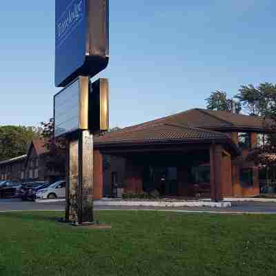Travelodge by Wyndham Welland Hotel Exterior