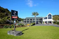 Anchorage Motel - Beach