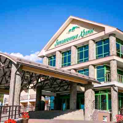 Zemlyanichniye Holmy Hotel Hotel Exterior