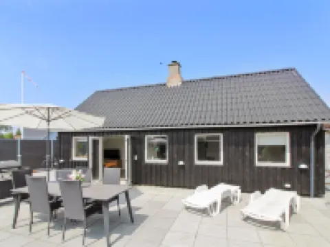 "Brawith" - 250m from the Sea