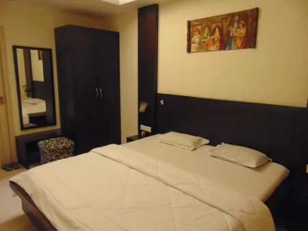 Hotel Meghdoot Отели в г. Джхарсугуда