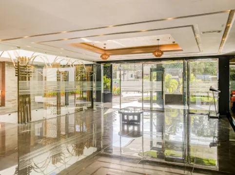 كينت باي ووتش سويتس الأماكن العامة Photos