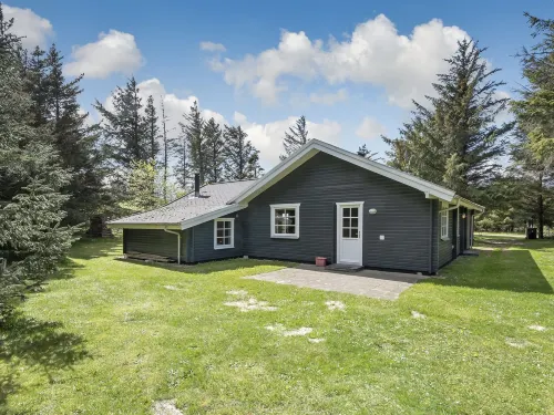 "Vaska" - 550m from the Sea Hotels in Lokken