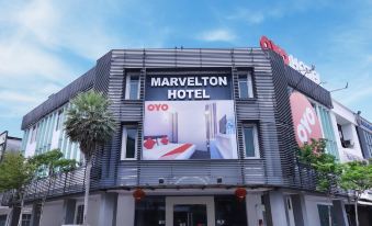 Super OYO 442 Marvelton Hotel