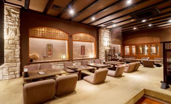 4. Hotel Gi..