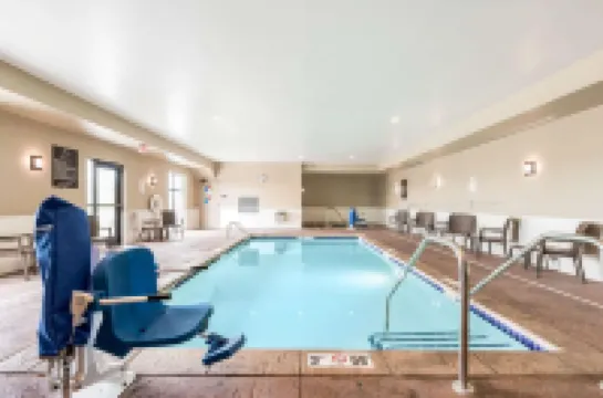 สลีปอินน์แอนด์สวีทส์ เวสต์ดิมอยน์ ใกล้จอร์แดนครีก