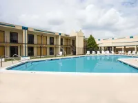 Days Inn by Wyndham Camp Springs/Andrews AFB DC Area Hotels in Clinton