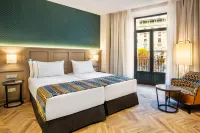 Eurostars Puerta Real Hotels near Centro Artístico, Literario y Científico de Granada