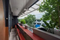 紅多茲Plus酒店-科馬約蘭 - 家庭旅館