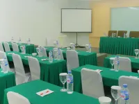 Dragon Inn Kendari Hotels in Mandonga