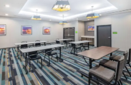 La Quinta Inn & Suites by Wyndham Texas City I-45