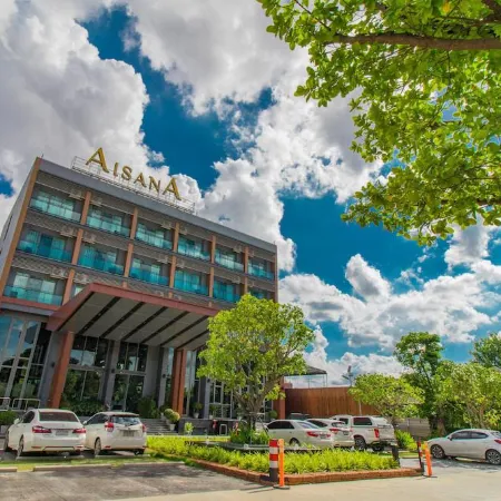 AisanA Hotel Korat Отели рядом с достопримечательностью «Торговый центр The Mall Ratchasima»