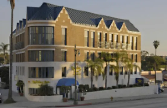 ذا سنشري بارك هوتل Hotels near سينتوري سيتي