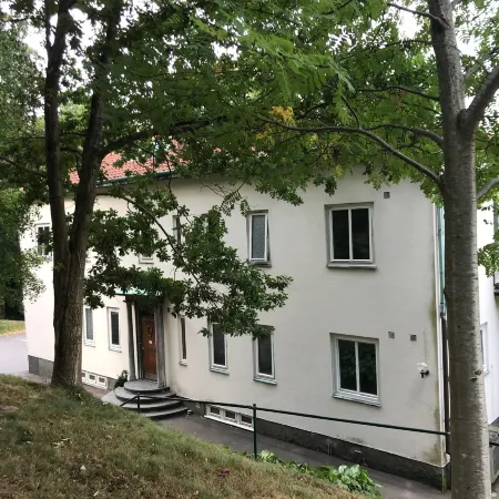 Ewa & Maude Hotel Отели рядом с достопримечательностью «Крепость Эльвсборг»