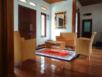 New Riverside Villa Rumah Sawah at Sentul by Yolanda Hotels in Sukamakmur