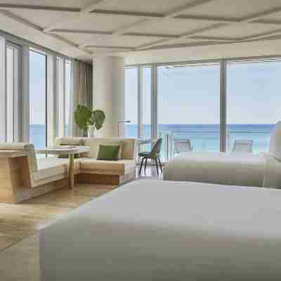 Four Seasons Hotel at the Surf Club, Surfside, Florida Rooms