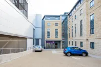Premier Inn Harrogate Town Centre - parkir