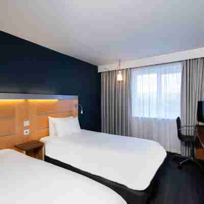 Holiday Inn Express Warwick - Stratford-Upon-Avon Rooms
