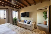Panorama de la Parroquia Các khách sạn ở 