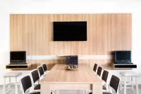 Microtel by Wyndham Vernal / Naples