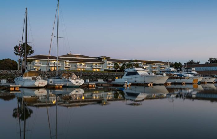 The Marina Inn on San Francisco Bay