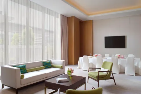 JW Marriott Hotel Nara Отели рядом с достопримечательностью «Koriyama Castle»