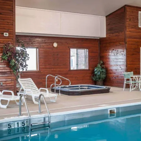Quality Inn & Suites Boonville - Columbia