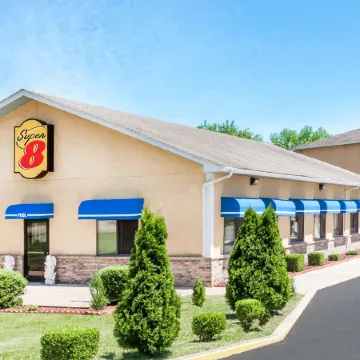 Super 8 by Wyndham Paris TN