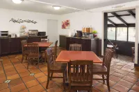 Days Inn by Wyndham Brantford - breakfast