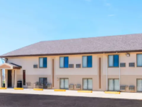 Super 8 by Wyndham Bowman Hotels in Bowman