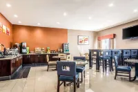 Quality Inn & Suites Salem Near I-57