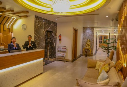 1. 포 리프 호텔스..