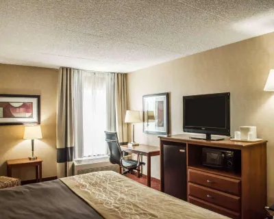 Quality Inn Springboro West Hotels near Walmart Supercenter