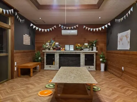 Dear U Uwajima Guest House & Cafe Отели рядом с достопримечательностью «Ehime Prefecture Museum of History and Culture»