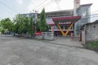RedDoorz Syariah Near Alun-Alun Pelabuhan Ratu Hotels in Cikidang