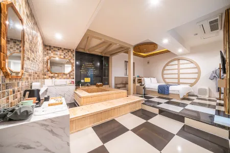 Jinju Sheja Hotel Jinjuseong Branch - Sheja Отели в г. Чинджу