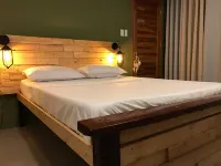 Michel'Inn Coron Отели в г. 