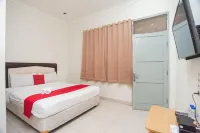 RedDoorz Plus Near RS PMI Bogor Hotel a Central Bogor