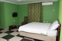 Vic James Apartments