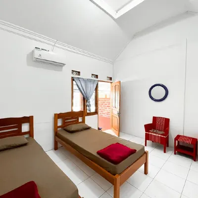 Penginapan AA Bungsu 1 Syariah Ciletuh Hotels near Geopark Ciletuh