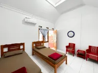 Penginapan AA Bungsu 1 Syariah Ciletuh Hotels in Ciemas