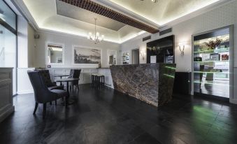 Hotel Noir