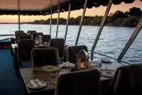 Room in Villa - Zambezi Family Lodge - Leopard Room