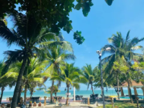 Alongkot Beach Resort Khanom