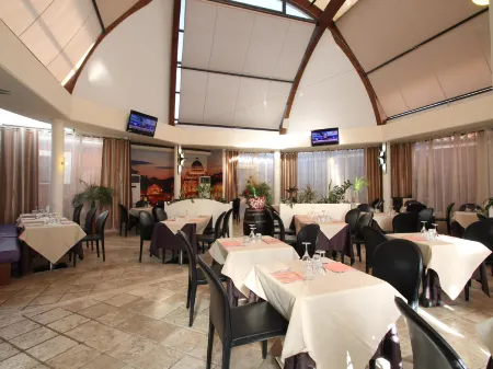 Hotel Star Отели в г. Монтеротондо