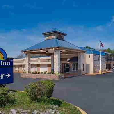 Days Inn by Wyndham Cookeville Hotel Exterior