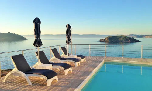 Eleia Seafront Rooms & Villas