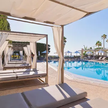 Leonardo Crystal Cove Hotel & Spa – Adults Only