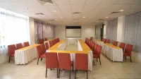 Gold Crest Hotel Hotel di Nyamagana